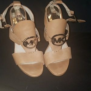 MICHAEL KORS OFFICIAL HEELS